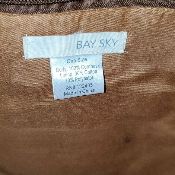 Bay Sky Corn Husk Purse. - Picture 5 of 5